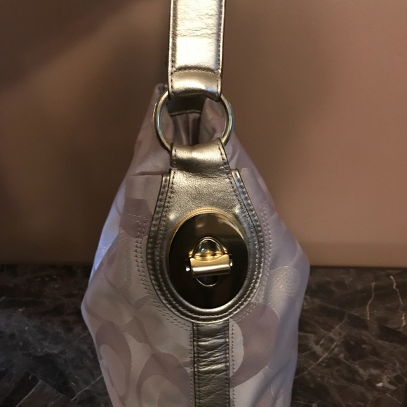 Authentic Coach bag - Picture 3 of 3